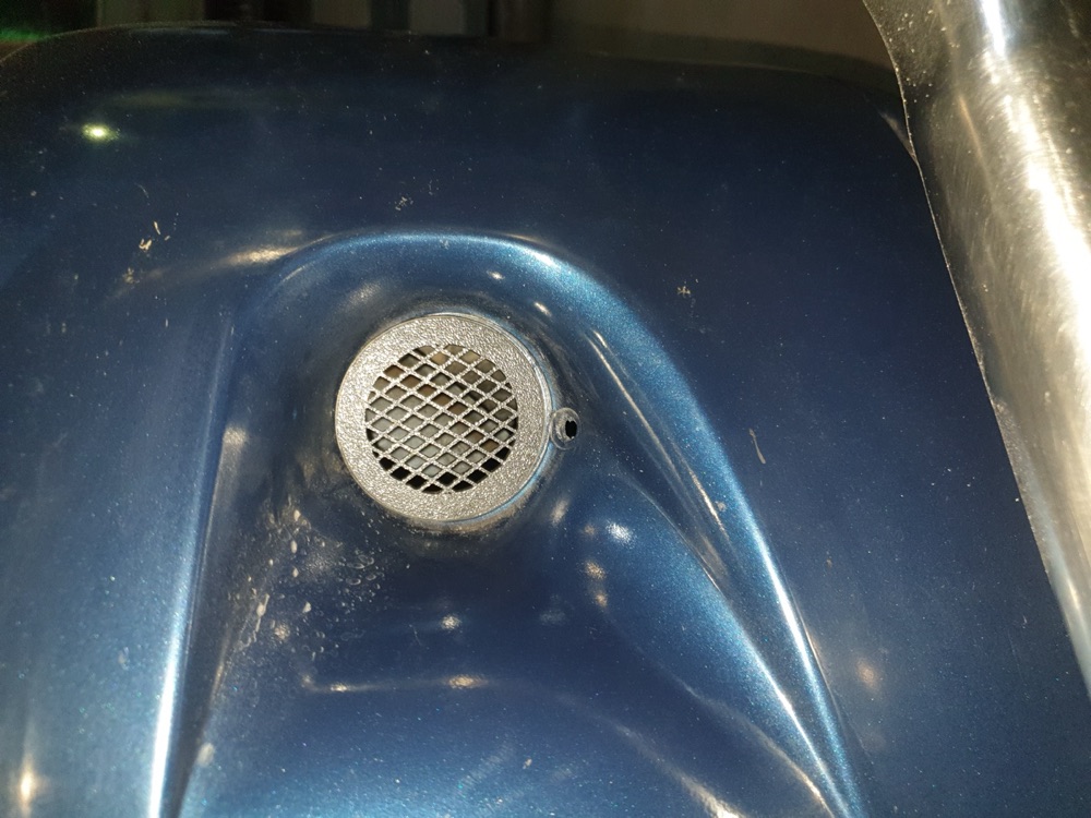 Mitsubishi Delica L400 Ön Tampon Havalandırma Izgarası görsel 2