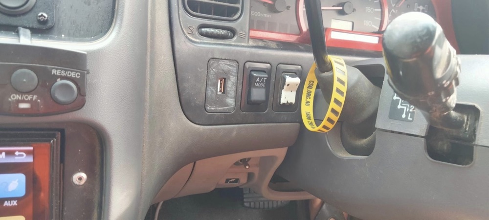 Mitsubishi Delica USB Soket Paneli