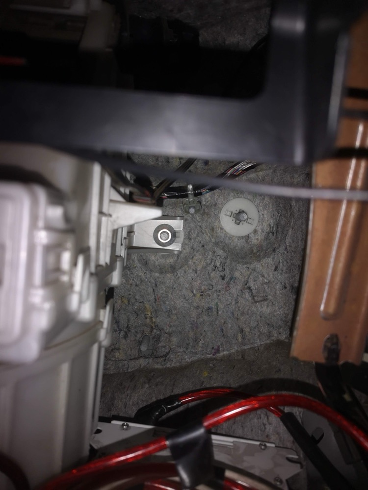 Mitsubishi Lancer Ek Sigorta Kutusu Braketi görsel 3