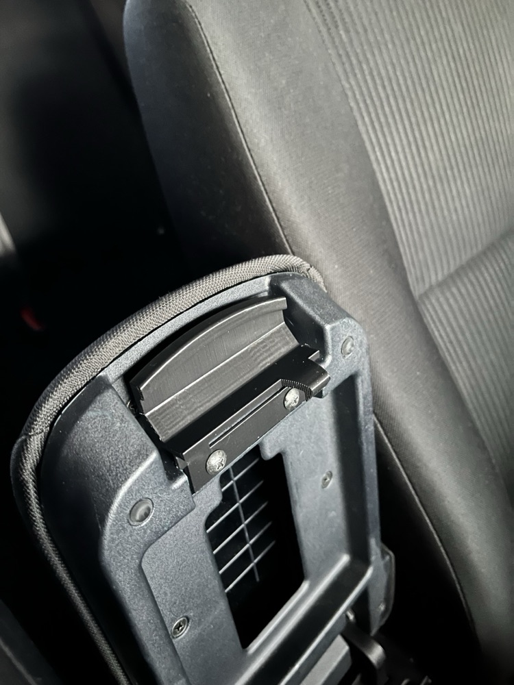 Mitsubishi Lancer Kol Dayama Kilidi Mandal