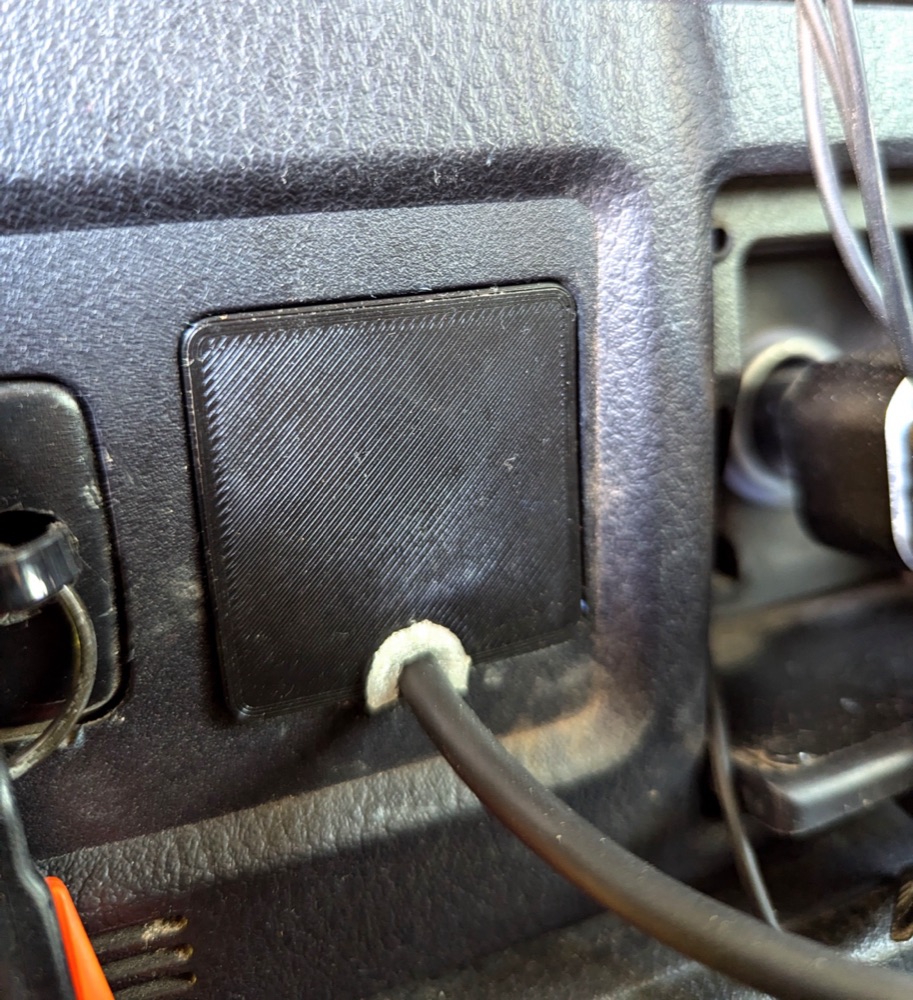 Mitsubishi Pajero / Montero Kare Konsol Boşluk Kapağı