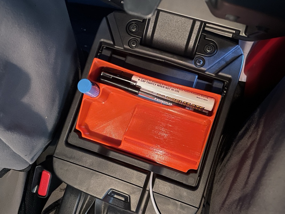 Mitsubishi Triton Orta Konsol Düzenleyici Organizer