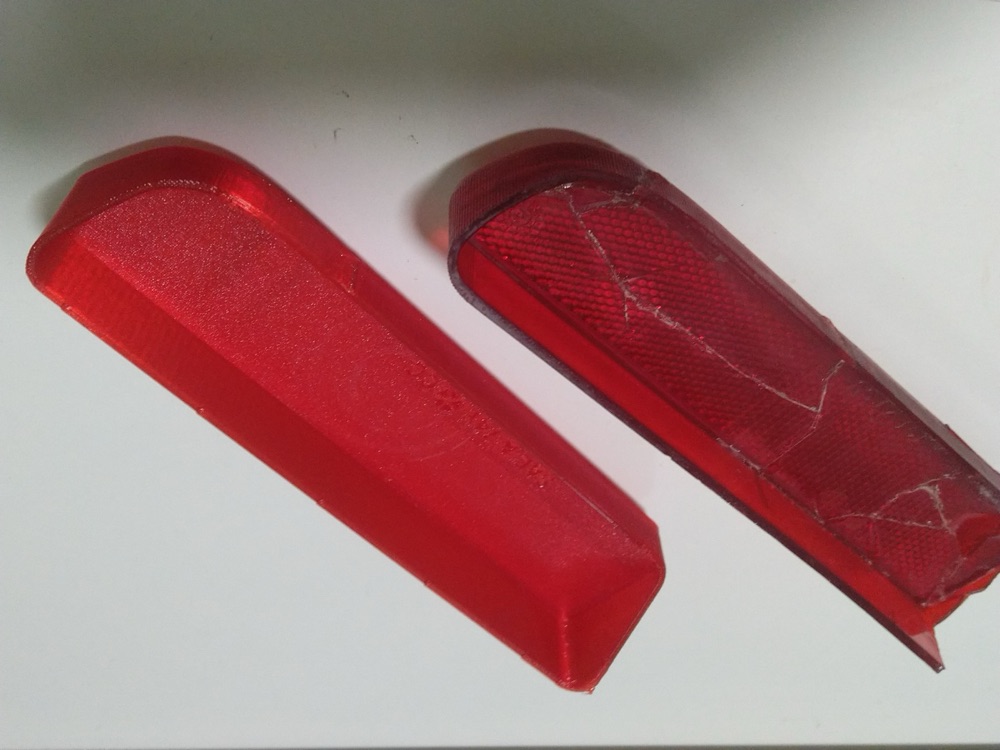 Mopar arka tampon reflektörü