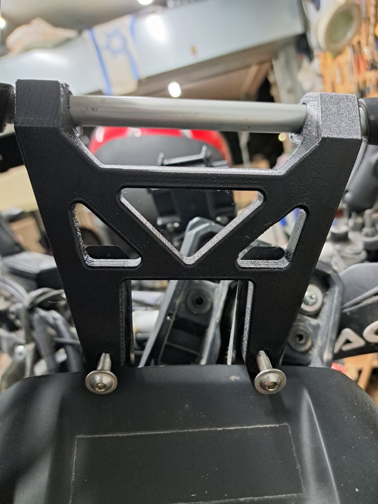 Yamaha Tenere 700 Ön Cam Braket Aparatı