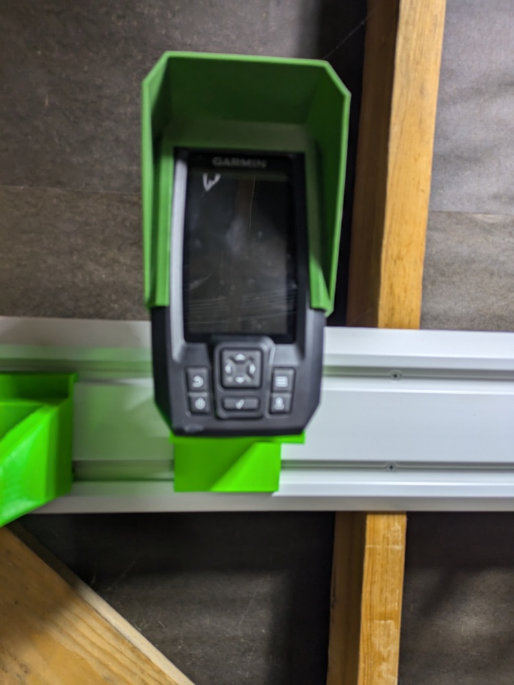 Garmin Striker 4 Plus Balik Bulucu Icin Gunes Siperligi görsel 2