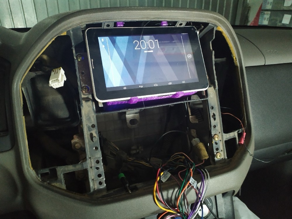 Mitsubishi Montero Tablet / Ekran Tutucu Kutusu görsel 2