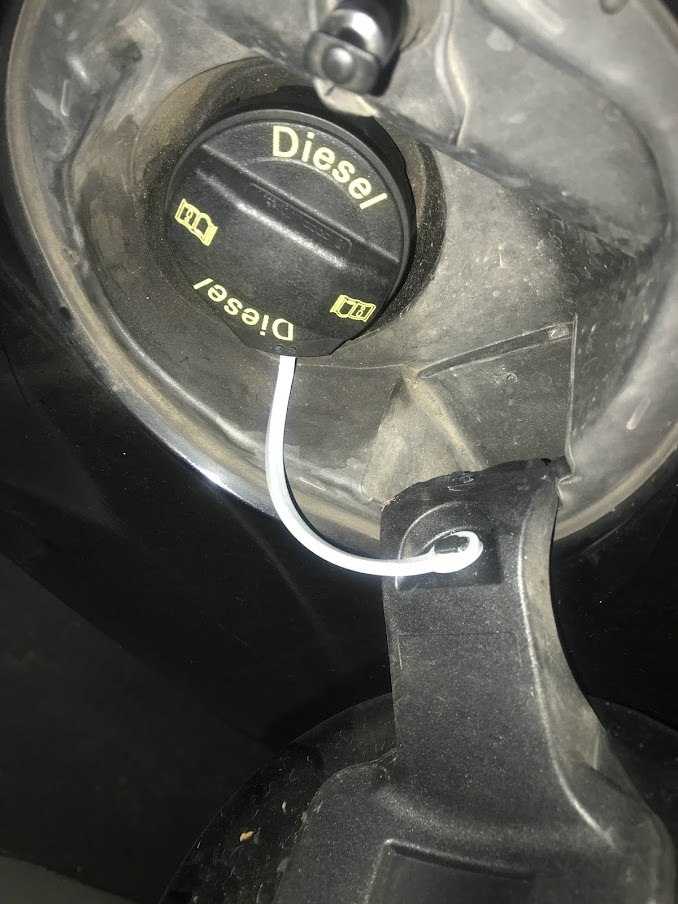 Audi A1 Yakıt Kapağı Lastik Kapak