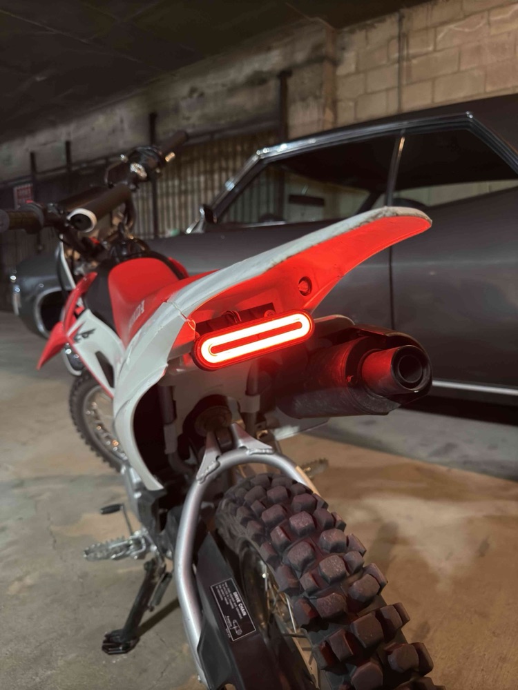 Honda CRF110 Arka Stop Lambası Braketi (2013-2018) görsel 2
