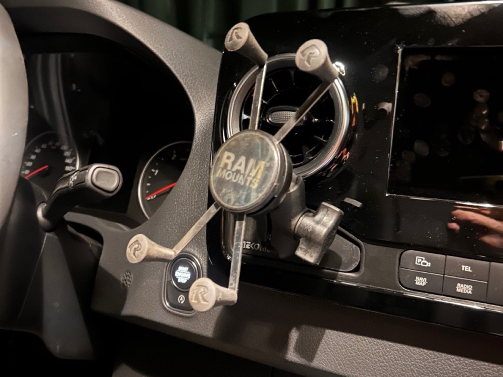 Mercedes Sprinter RAM Mount Telefon Tutucu Tabanı