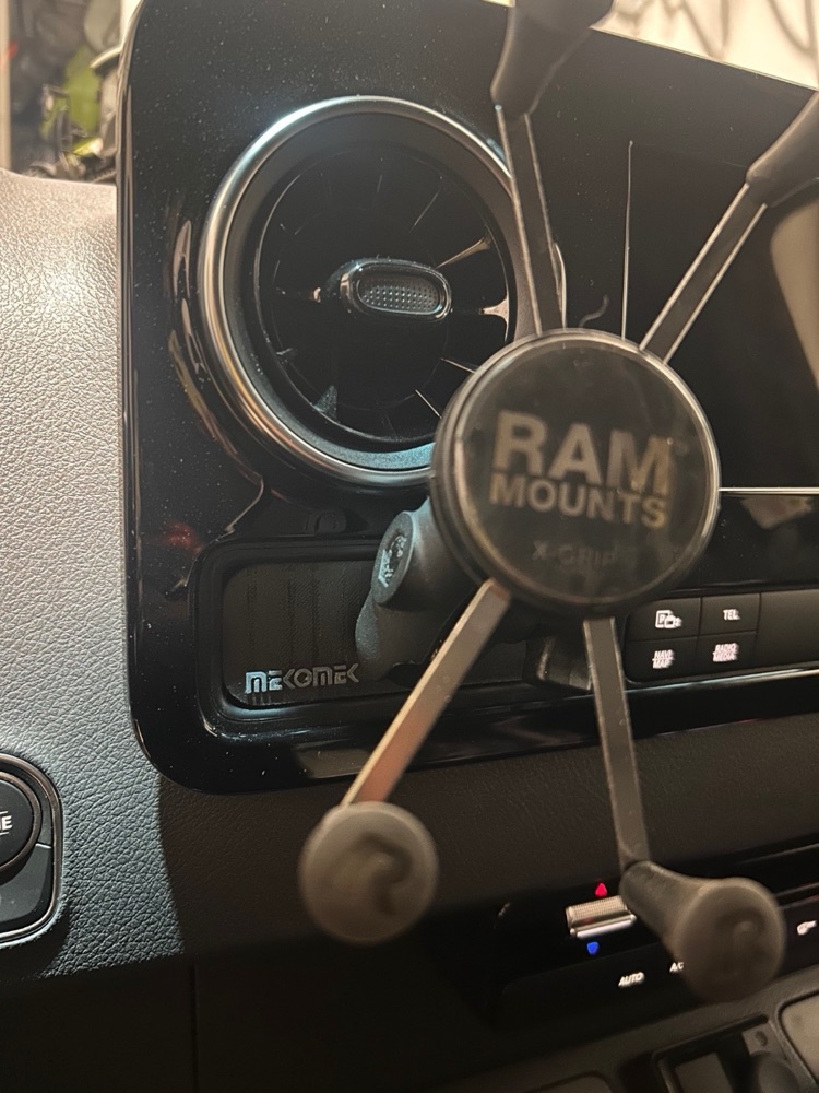Mercedes Sprinter RAM Mount Telefon Tutucu Tabanı görsel 5