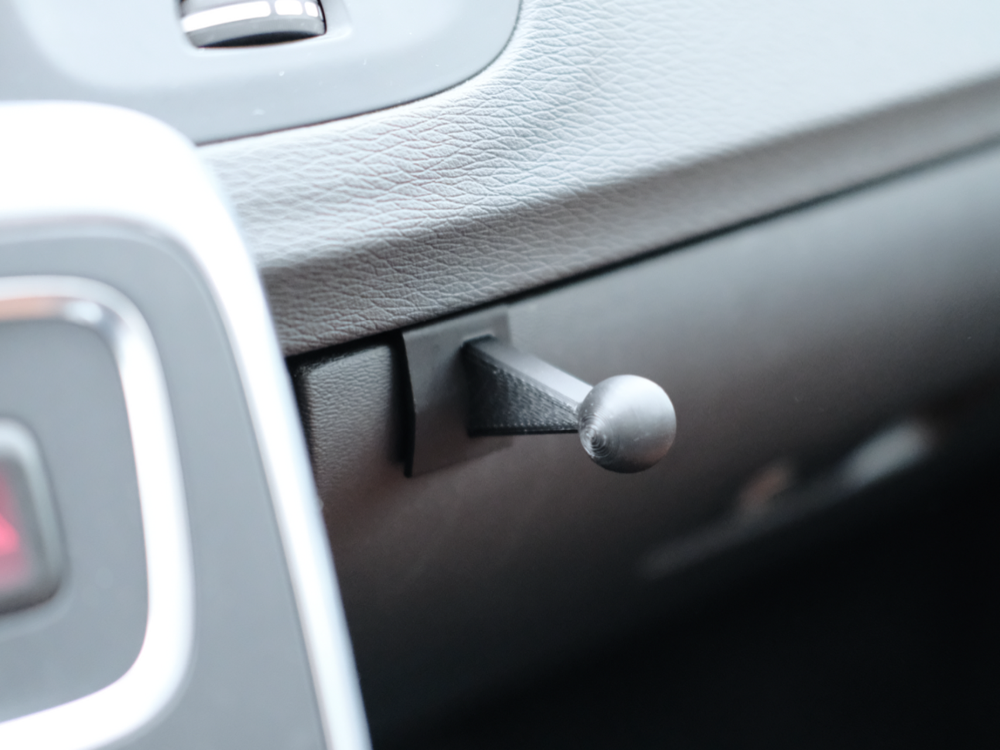 Volvo V60 S60 Torpido Üstü Telefon Tutucu