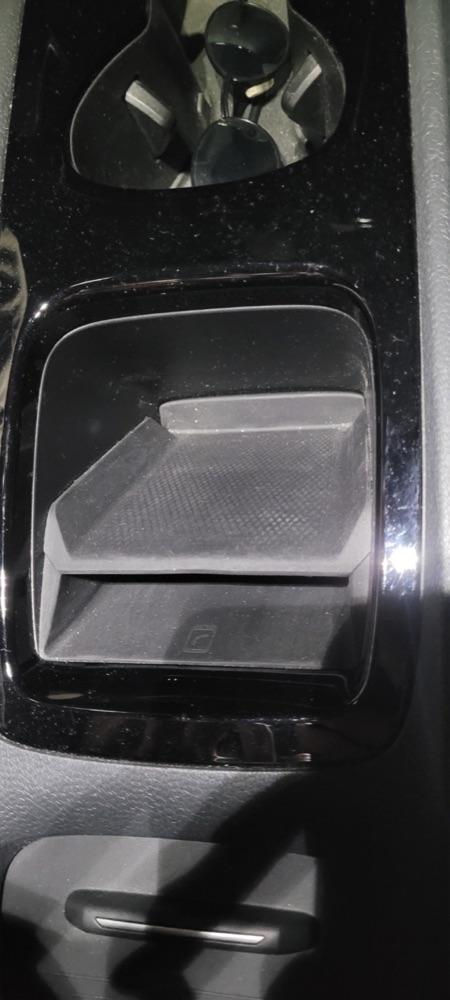 Volkswagen ID.3 Orta Konsol Eğimli Tepsi görsel 3