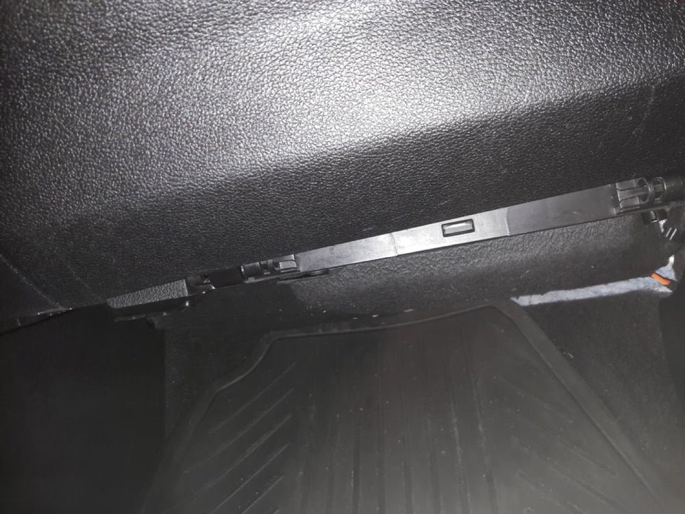Eldiven Kutusu Menteşesi (Ford B-Max) görsel 3