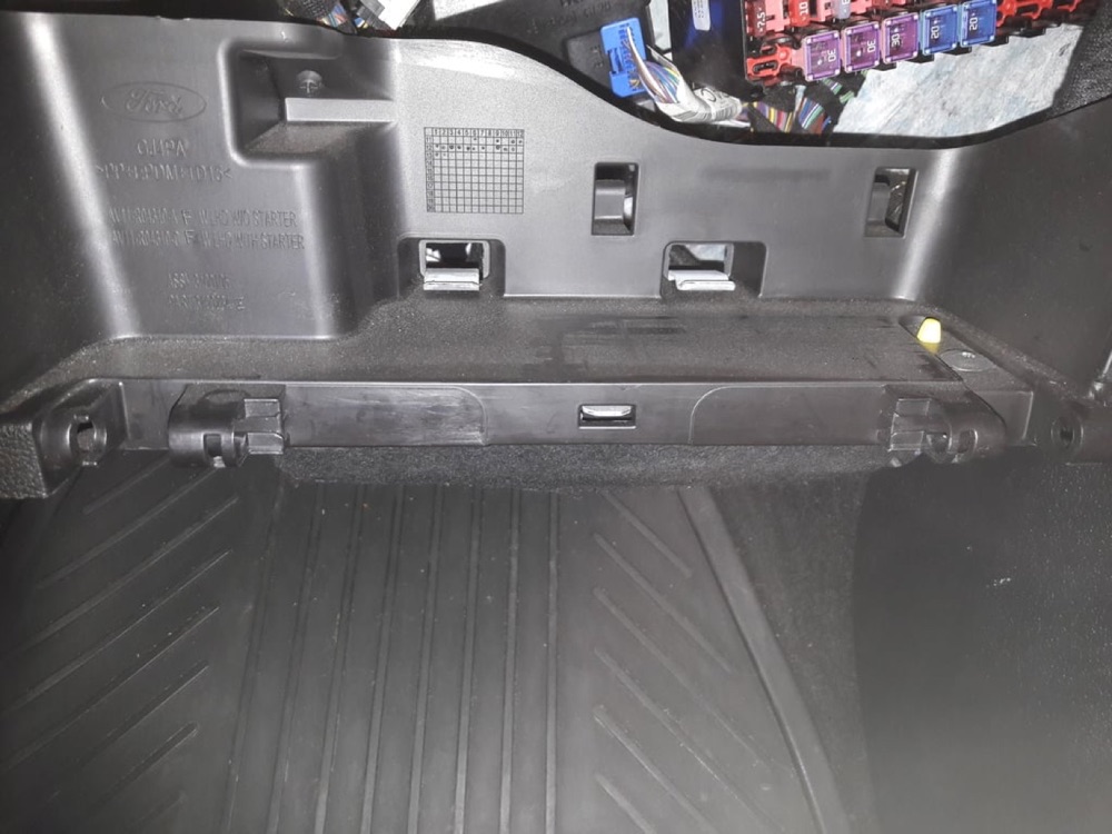 Eldiven Kutusu Menteşesi (Ford B-Max) görsel 5
