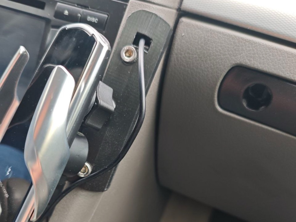 Audi A4 B6 Telefon Tutucu