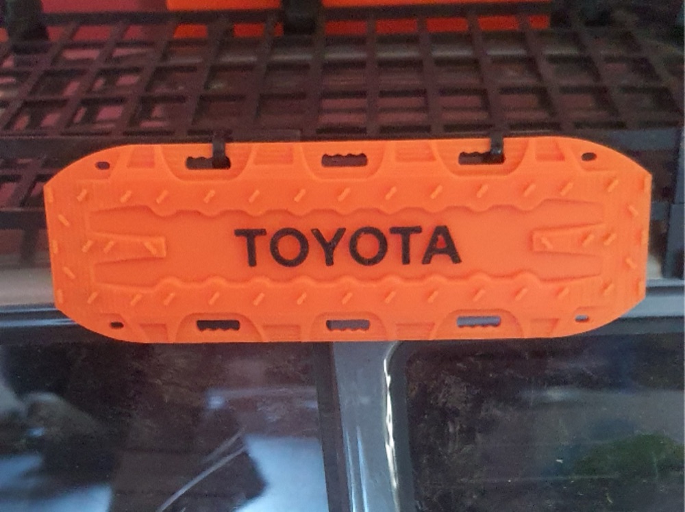 Toyota araç içi kumanda kapağı görsel 3