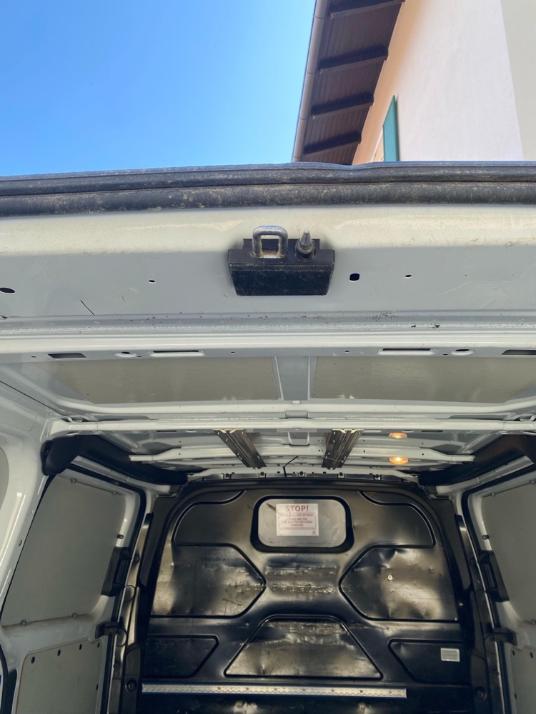 Arka Yük Kapısı Üst Mandal Kapağı (Ford Transit Uyumlu)