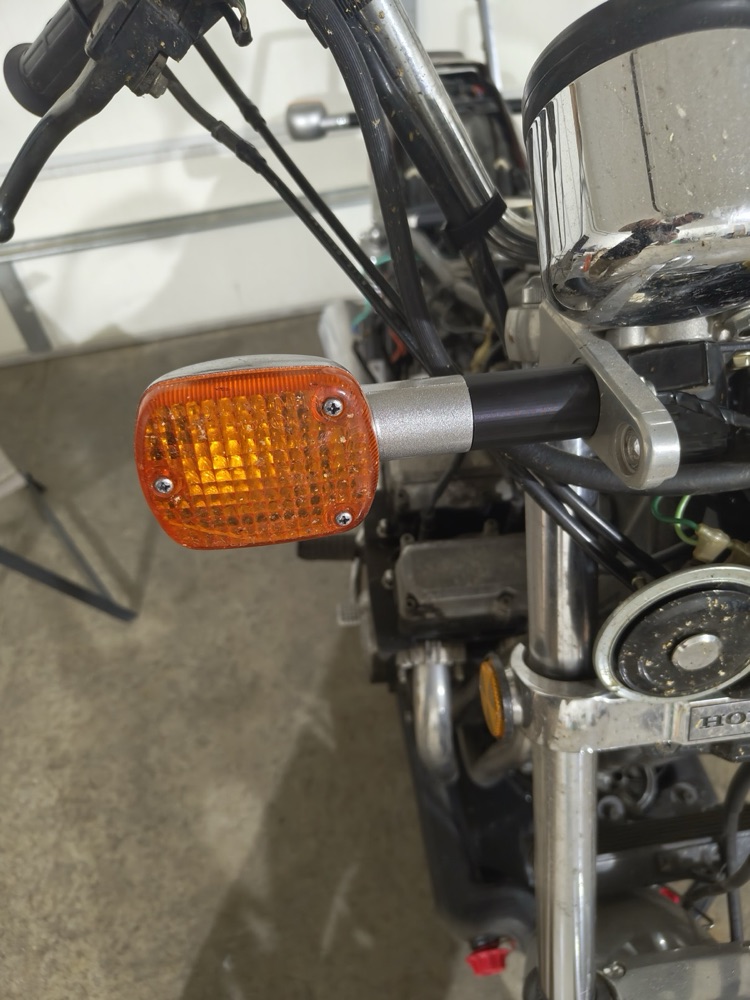 Honda Nighthawk Sinyal Sapı (1983) görsel 3