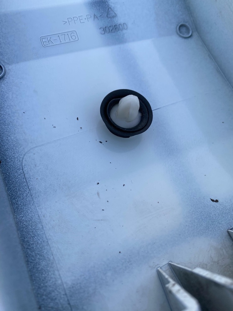 Yakıt Kapağı Alt Kapak Tutturma Klipsi (Ford Transit Uyumlu) görsel 3