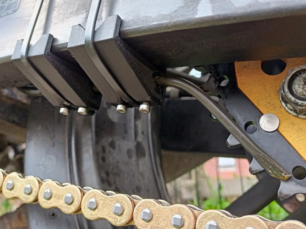 Honda CBF600 Zincir Yağlayıcı Hat Tutucusu (PC38)