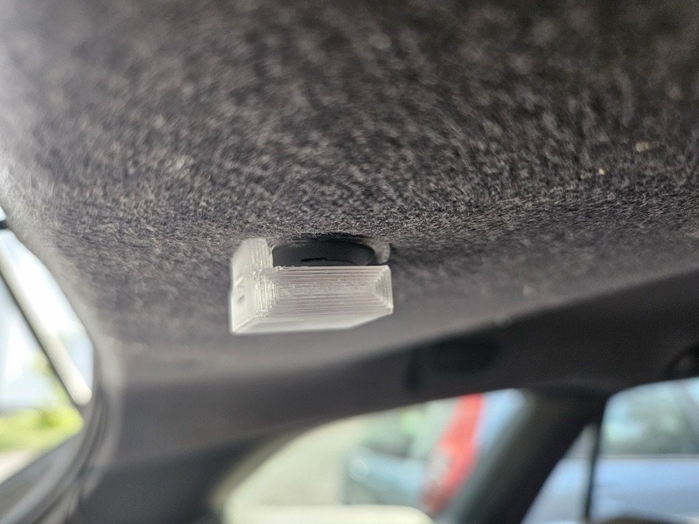Toyota Corolla TS kombi arka kamera tutucu görsel 3