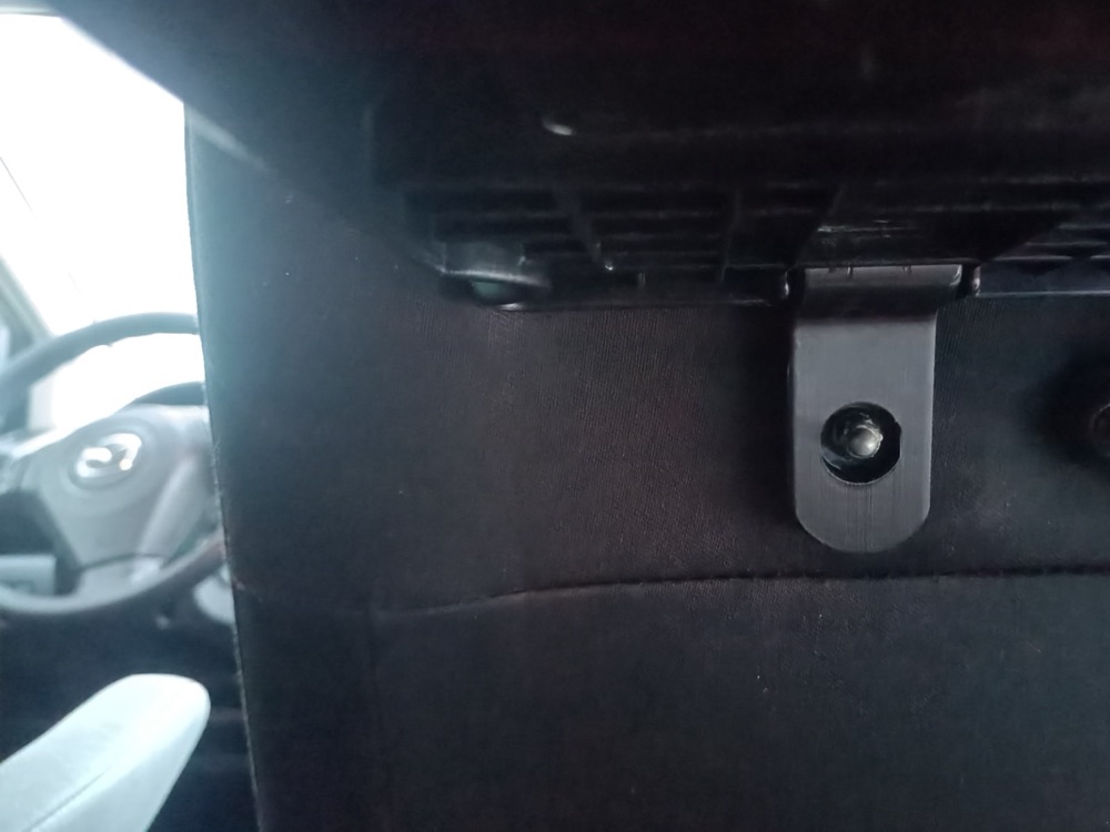 Mazda 5 Bagaj Rafı Perde Tutucusu