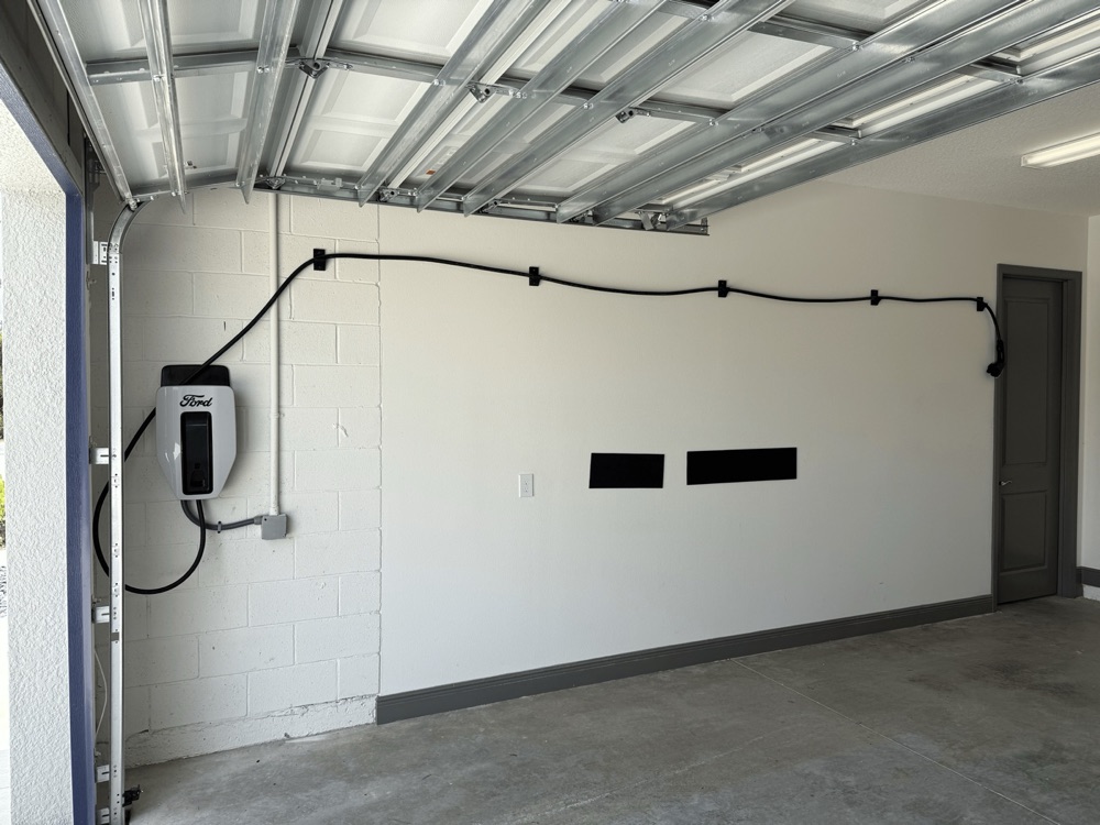 Ford Charge Station Pro Kablo Tutma Aparatı görsel 2