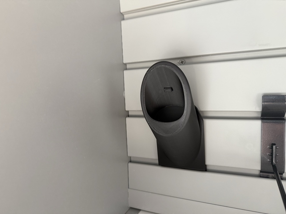 Tesla şarj kolu lamelli panel yuvası