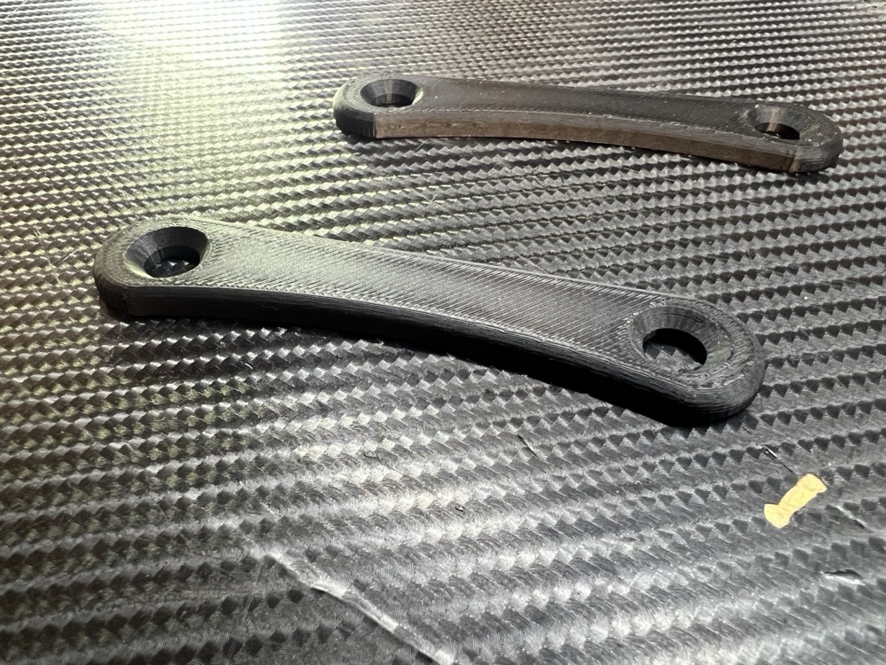 Triumph Daytona 675 Yolcu Ayaklık Blok Plakası görsel 3