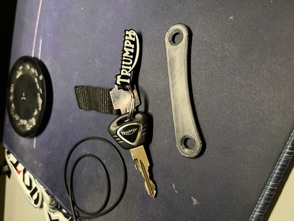 Triumph Daytona 675 Yolcu Ayaklık Blok Plakası görsel 4