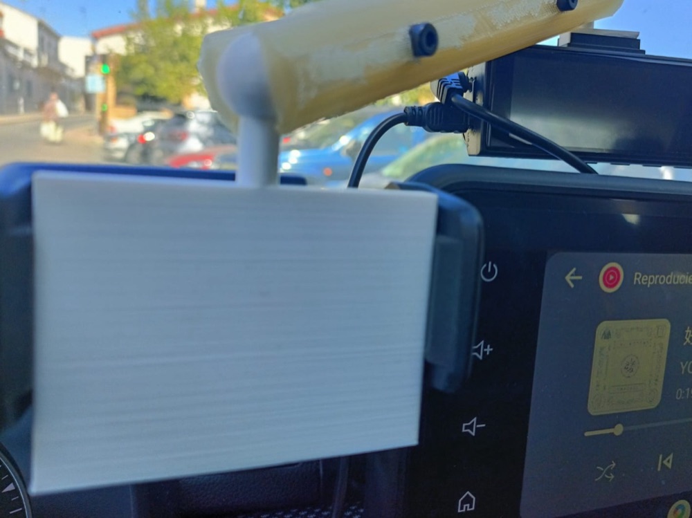 Dacia Sandero için RAM Mount telefon tutucu aparatı görsel 2