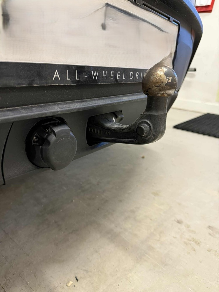Tesla Model Y Juniper 13 pin römork prizi takozu görsel 3