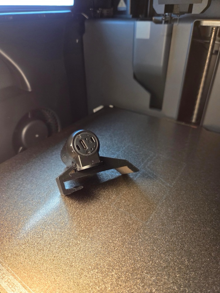 VW Golf 7 Arka Yol Kamerası Tutucu görsel 2