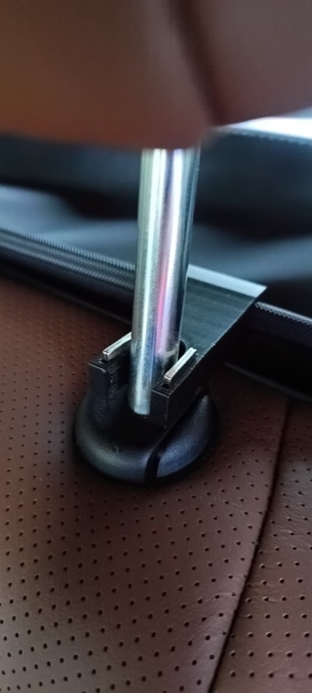 Subaru Bagaj Perde Kolu (Manyetik) görsel 2