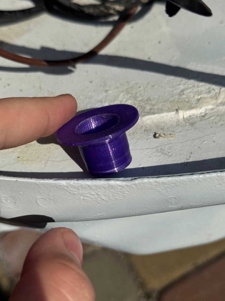 Mercedes Sprinter Cam Suyu Deposu Montaj Contası (TPU) görsel 3