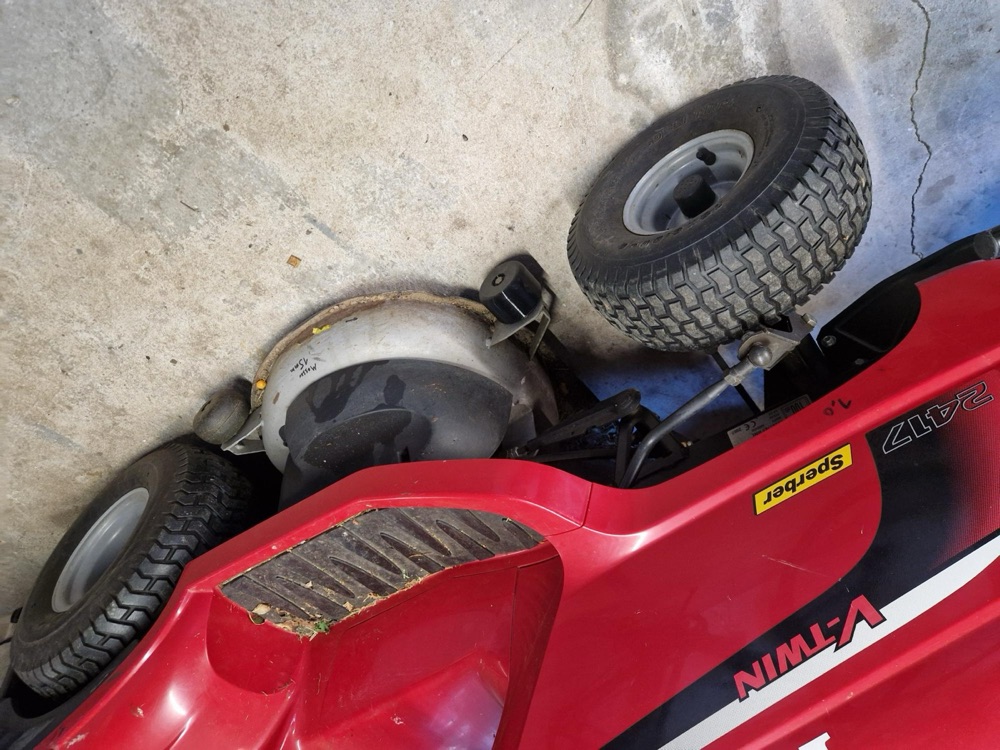 Honda Çim Biçme Tablası Destek Tekerleği görsel 3