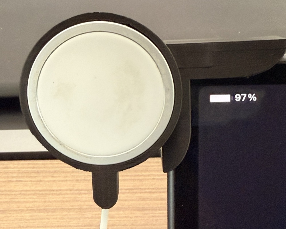 Tesla Model Y ekran kenarı manyetik telefon tutucusu görsel 3