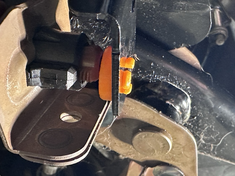 Nissan 370Z Fren Işığı Switch Tamponu görsel 2