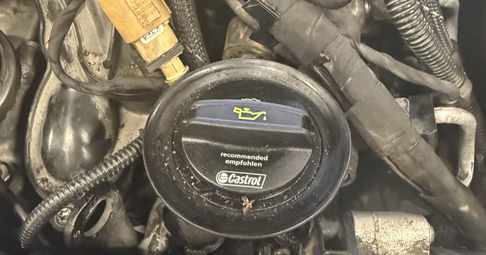 Audi Motor Yağı Doldurma Hunisi görsel 2