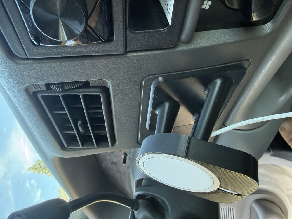 Ford F-250/F-350 Magsafe Kablo Tutucu görsel 2