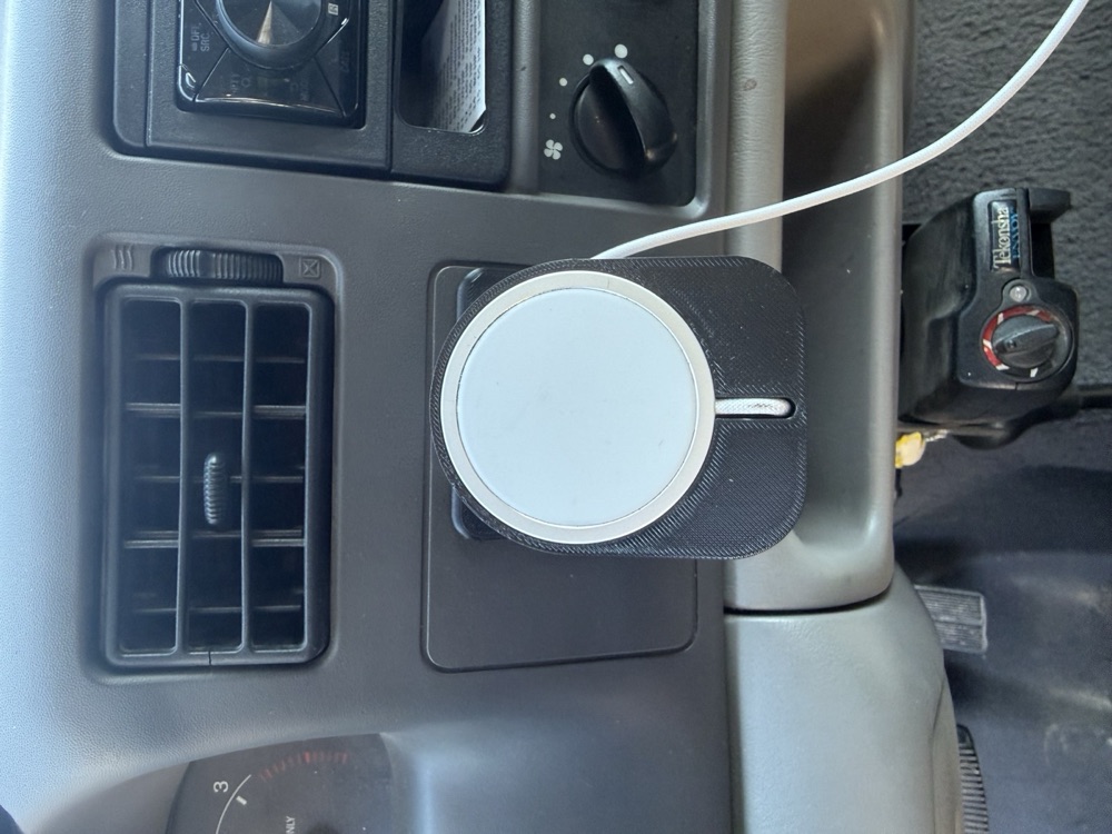 Ford F-250/F-350 Magsafe Kablo Tutucu görsel 3
