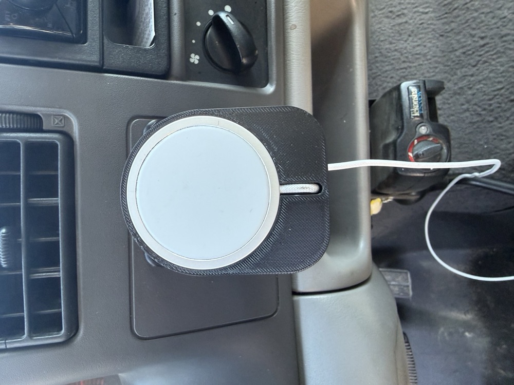 Ford F-250/F-350 Magsafe Kablo Tutucu görsel 4