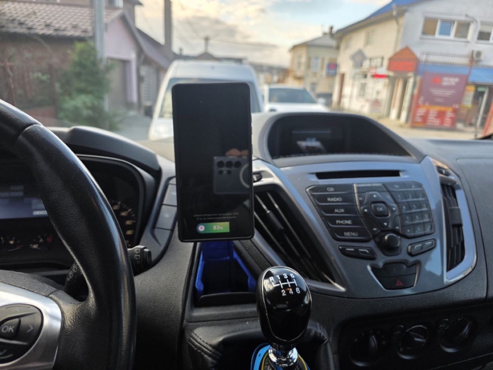 Ford Transit/Tourneo Telefon Tutucusu görsel 4