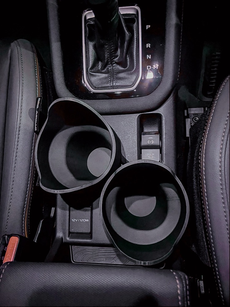 Subaru Forester (6. Nesil) Geniş Şişe Bardaklık Adaptörü görsel 4