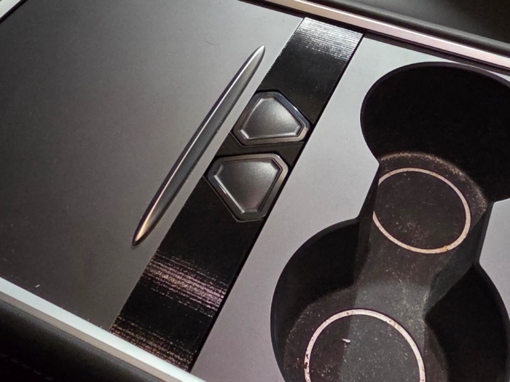 Tesla Model 3/Y orta konsol iki butonlu insert
