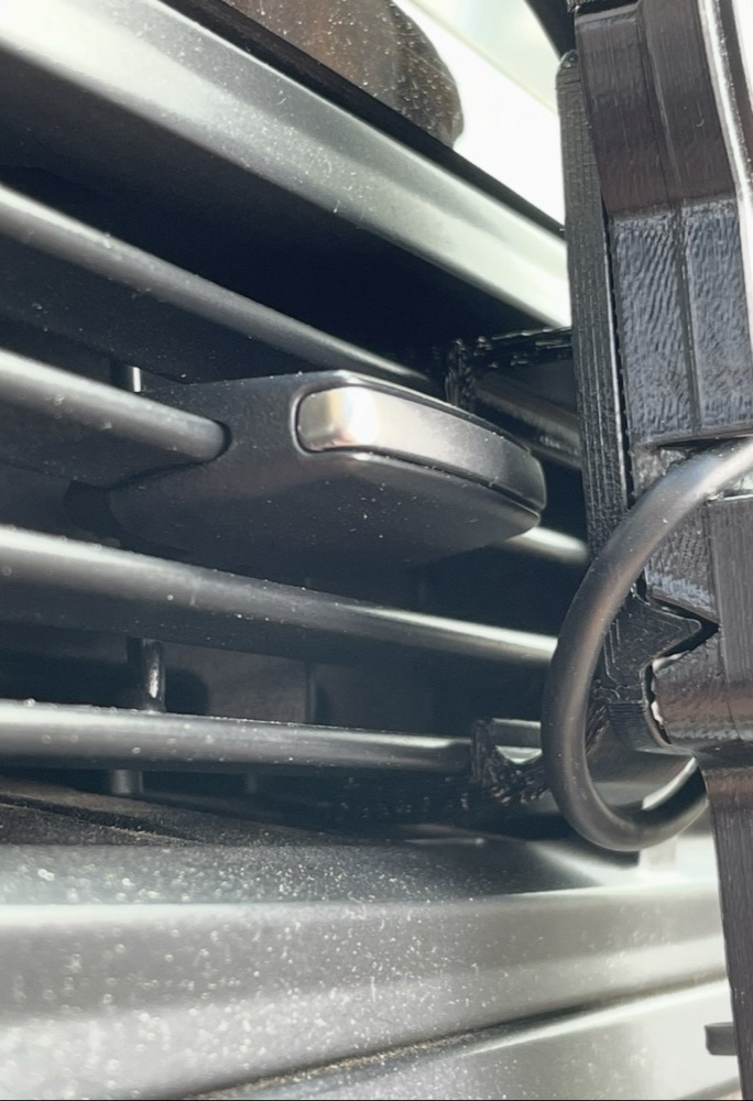 MagSafe iPhone Tutucu (BMW Z4 E85 Uyumlu)