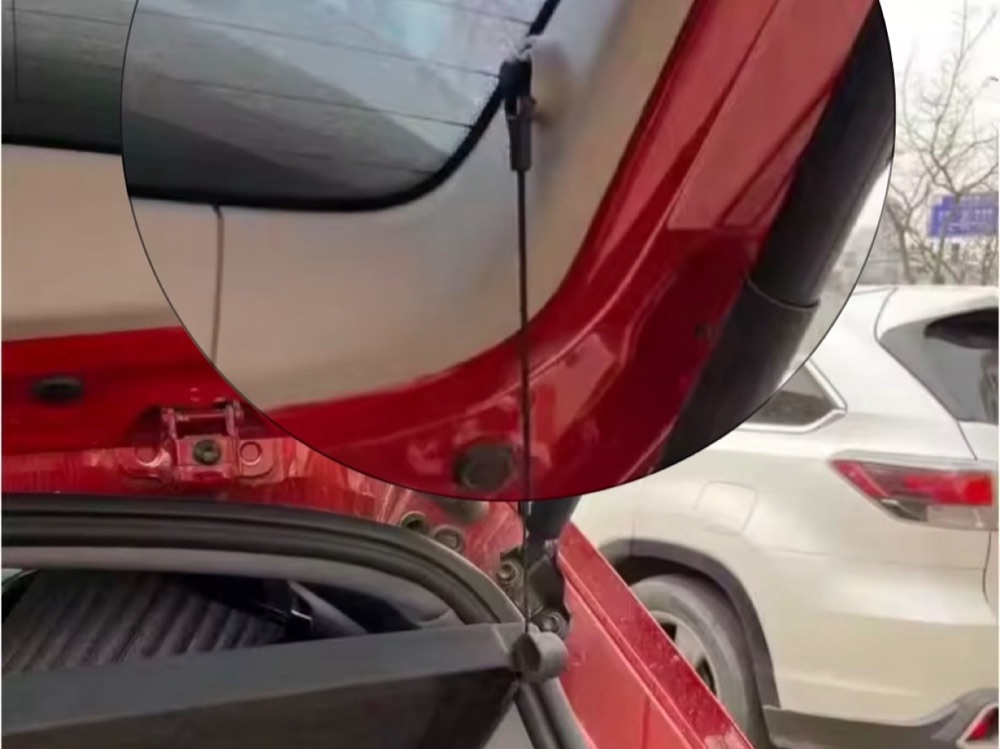 Bagaj Askı İpi Tutucusu (BMW E87 Uyumlu)