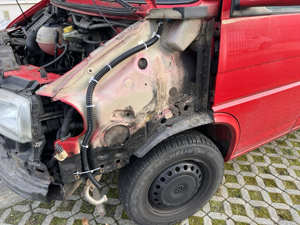 VW T4 Komposter Su Tahliye Kapak (2 Parça) görsel 2