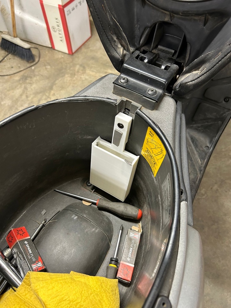 Piaggio NRG Mc2 scooter telefon tutucu görsel 2