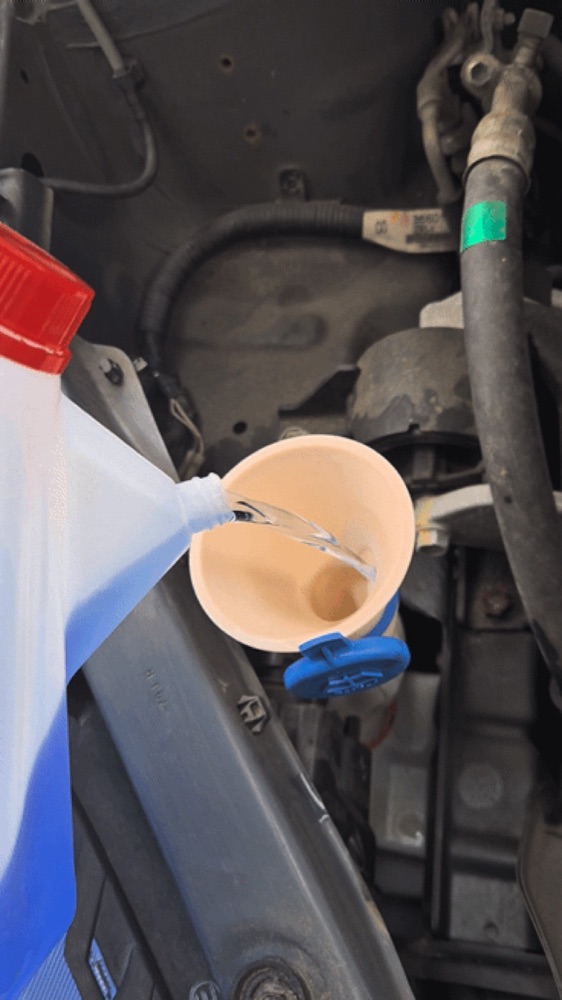 Suzuki SX4 Cam Suyu Dolum Hunisi görsel 2
